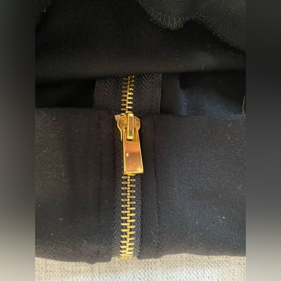 Black Pencil Skirt 🖤 - Picture 4 of 4